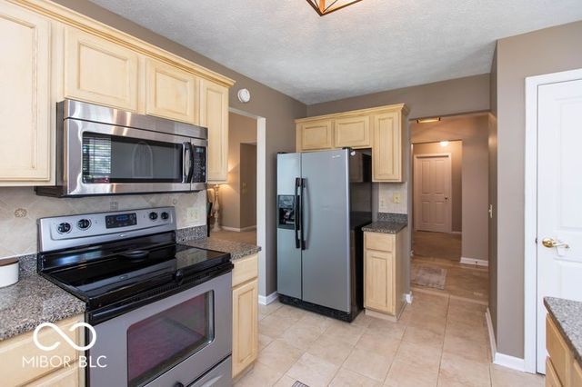 2898 Brooks Bend Drive, Carmel, IN 46032