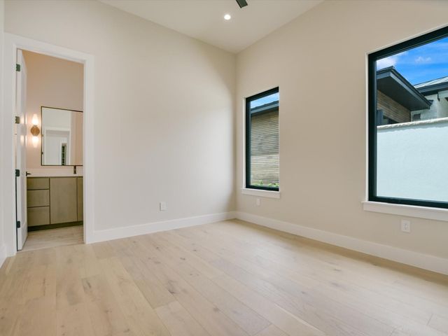 109 Island CT, Horseshoe Bay, TX 78657