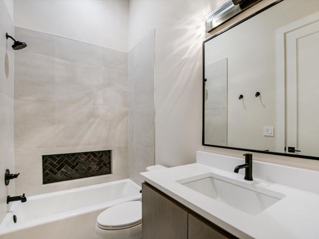 109 Island CT, Horseshoe Bay, TX 78657