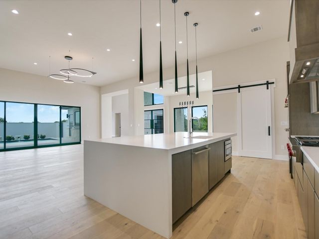 109 Island CT, Horseshoe Bay, TX 78657