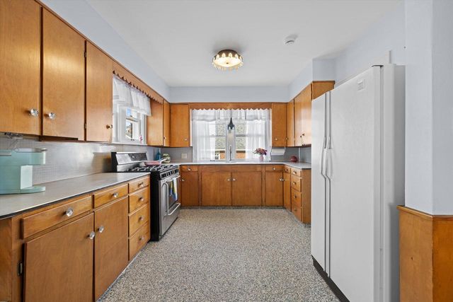 2305 71st STREET, Kenosha, WI 53143