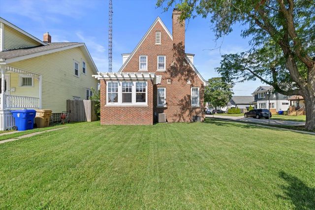 2305 71st STREET, Kenosha, WI 53143