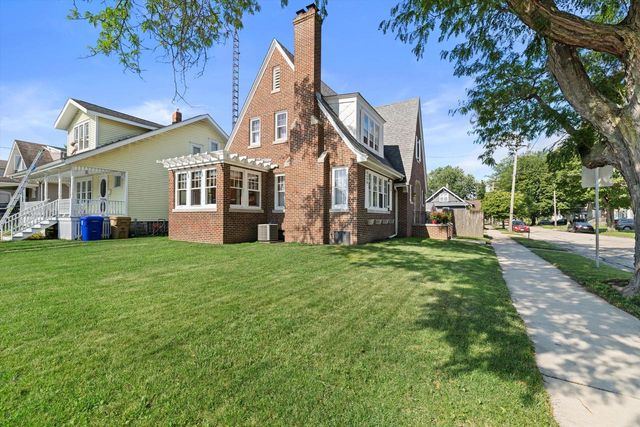 2305 71st STREET, Kenosha, WI 53143