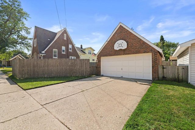 2305 71st STREET, Kenosha, WI 53143