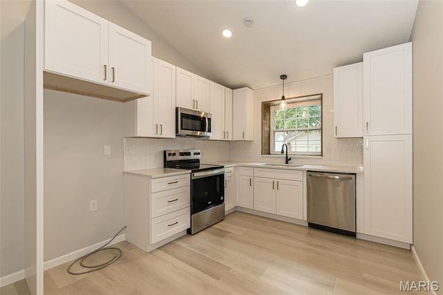 12911 Autumn View Drive, St Louis, MO 63146
