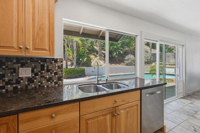 356 Delage Drive, Encinitas, CA 92024