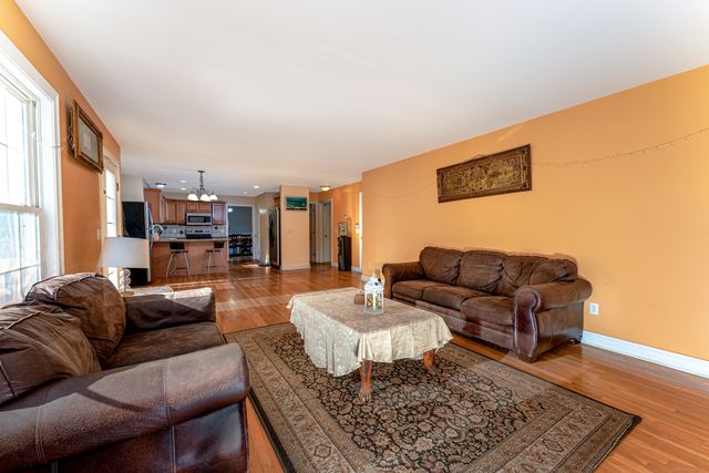 16 Founders Way, Orange, CT 06477