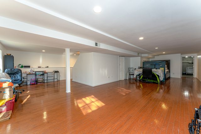 16 Founders Way, Orange, CT 06477