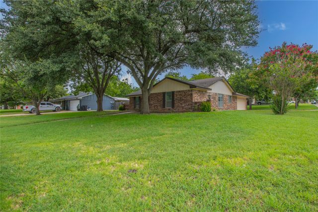 1311 Glenhaven Drive, Cleburne, TX 76033