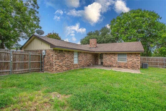 1311 Glenhaven Drive, Cleburne, TX 76033