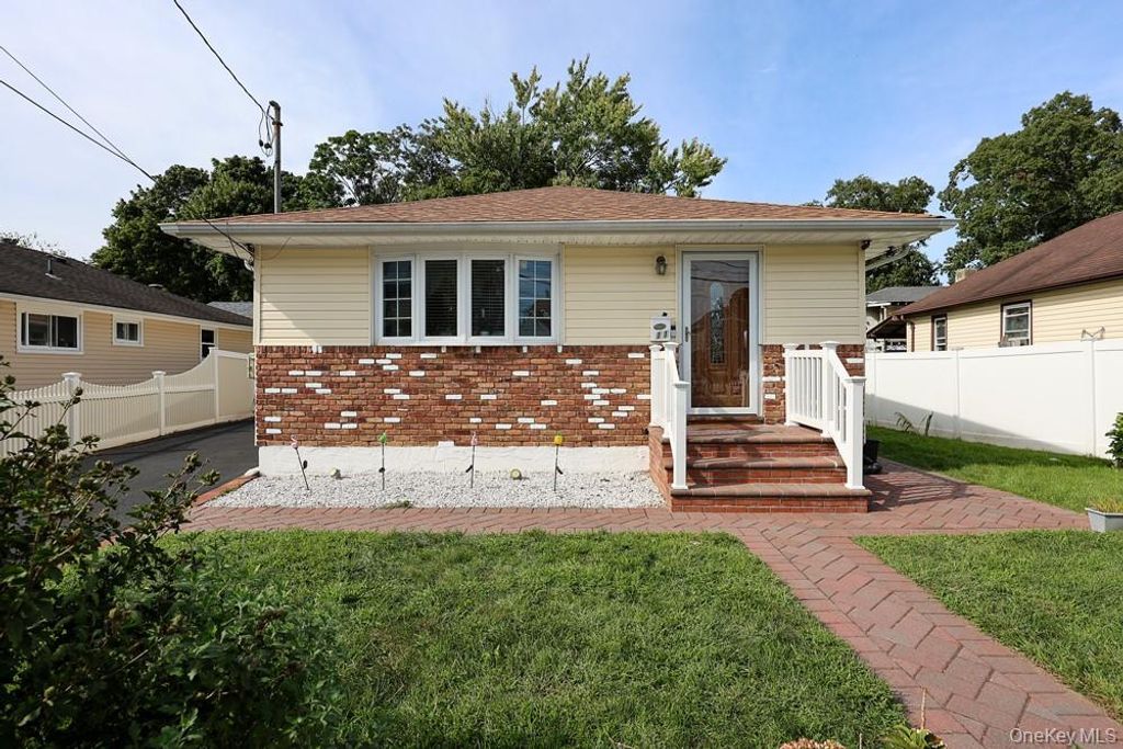 11 Valentine Street, Roosevelt, NY 11575 — photo 4