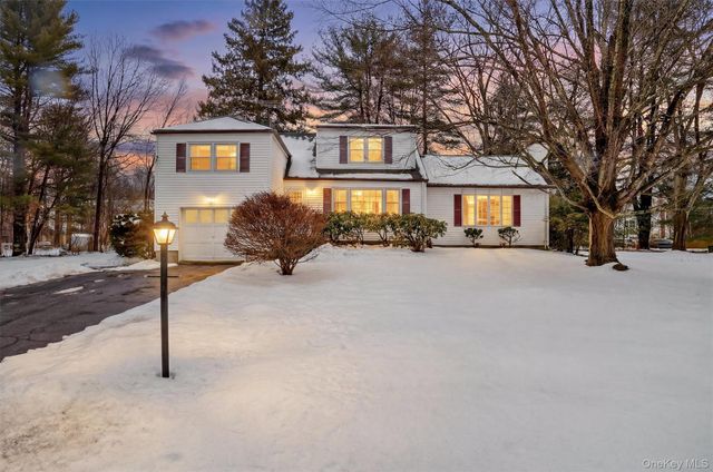 2954 Meadowcrest Drive, Yorktown Heights, NY 10598