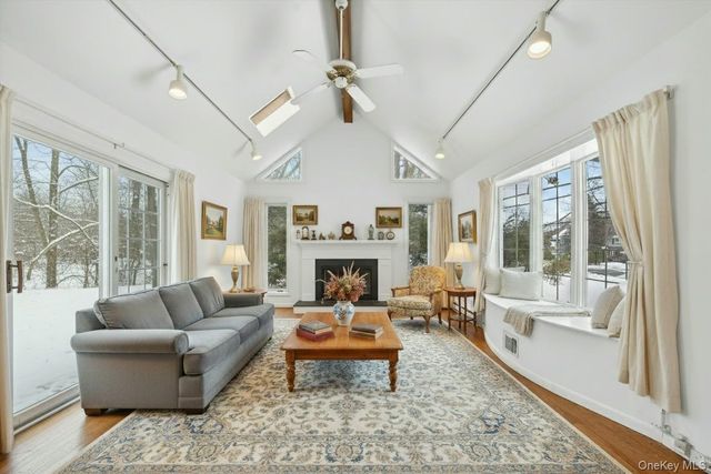 2954 Meadowcrest Drive, Yorktown Heights, NY 10598