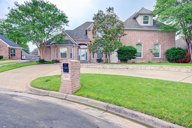 2804 Vermont Court, Arlington, TX 76001