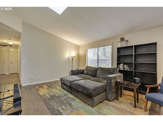 211 Se 33RD Ave, Hillsboro, OR 97123