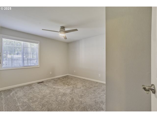 211 Se 33RD Ave, Hillsboro, OR 97123