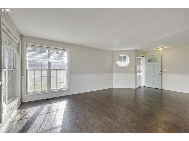 211 Se 33RD Ave, Hillsboro, OR 97123