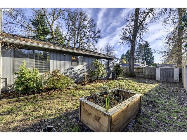 211 Se 33RD Ave, Hillsboro, OR 97123
