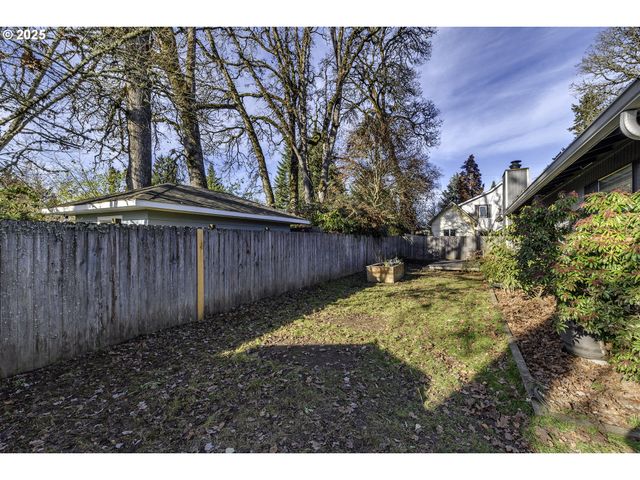 211 Se 33RD Ave, Hillsboro, OR 97123