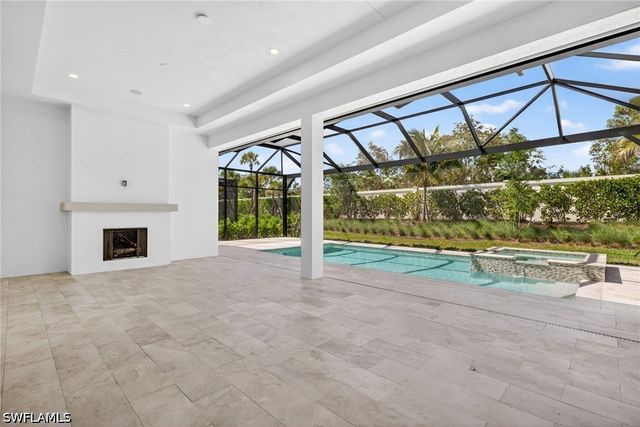 9712 Moonflower LN, Naples, FL 34114