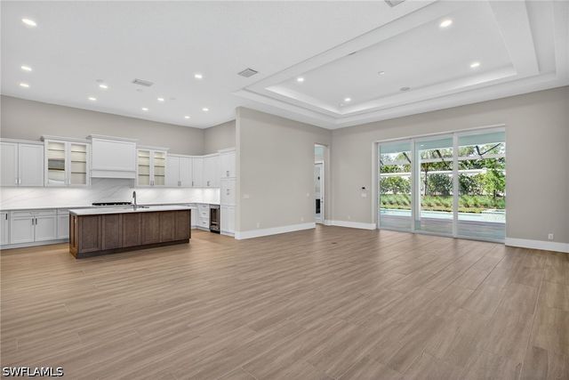 9712 Moonflower LN, Naples, FL 34114