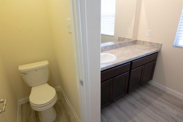 8706 Jc Oaks Circle, Houston, TX 77028