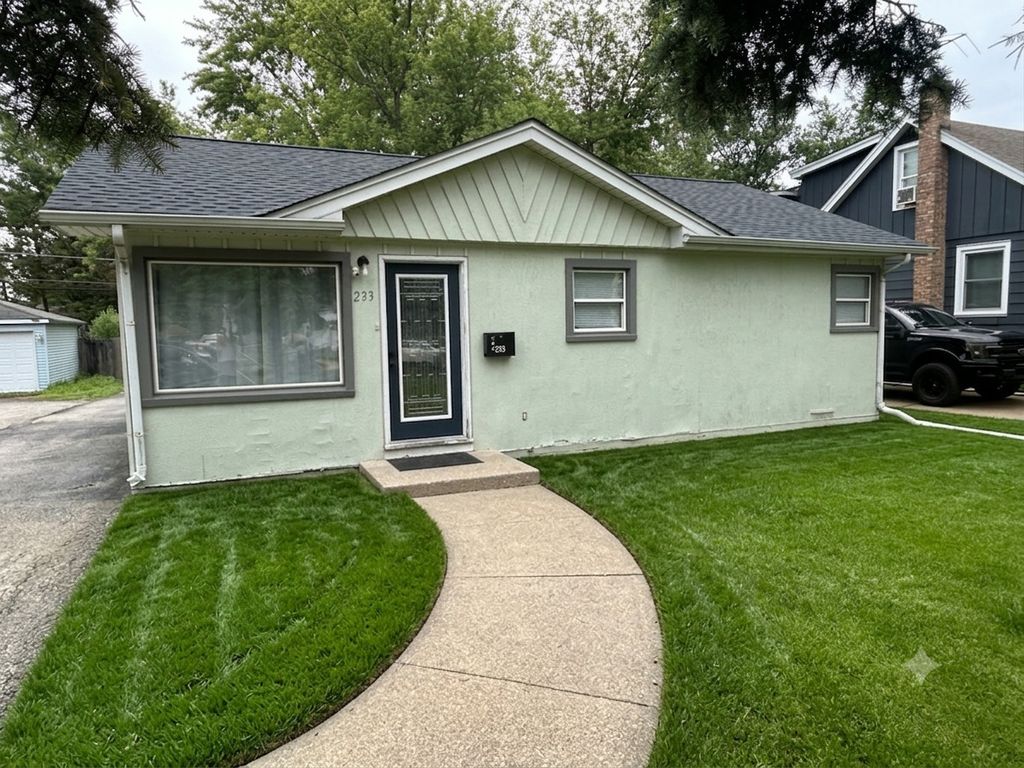 233 S Yale Avenue, Addison, IL 60101