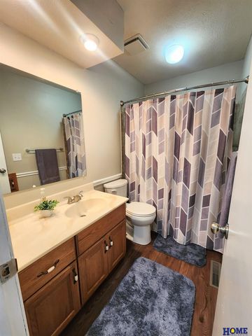 6916 Bernese Boulevard, Lincoln, NE 68516