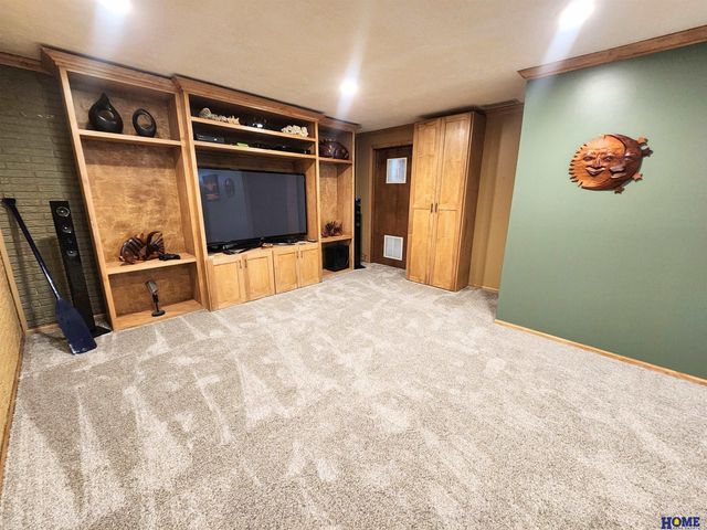 6916 Bernese Boulevard, Lincoln, NE 68516