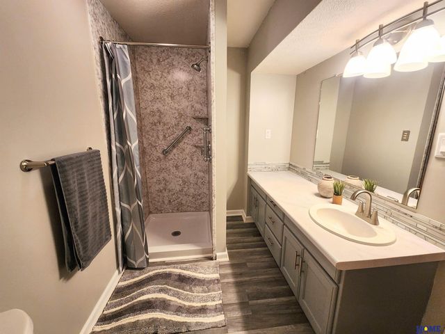 6916 Bernese Boulevard, Lincoln, NE 68516