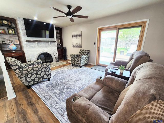 6916 Bernese Boulevard, Lincoln, NE 68516