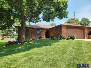 6916 Bernese Boulevard, Lincoln, NE 68516