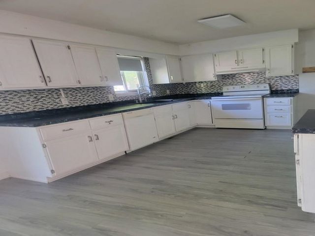 5147 Mackinaw Road, Saginaw, MI 48603