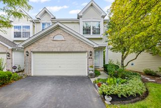 1016 Viewpoint Drive, Lake In The Hills, IL 60156