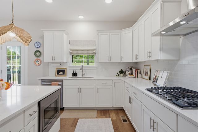 269 Crooked Creek Ln, Hendersonville, TN 37075