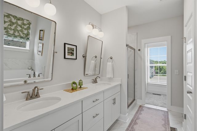 269 Crooked Creek Ln, Hendersonville, TN 37075