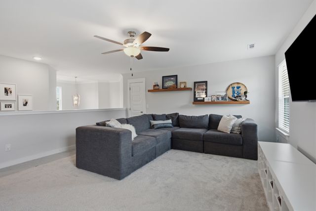 269 Crooked Creek Ln, Hendersonville, TN 37075