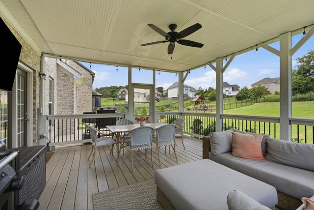 269 Crooked Creek Ln, Hendersonville, TN 37075