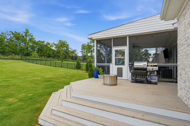 269 Crooked Creek Ln, Hendersonville, TN 37075