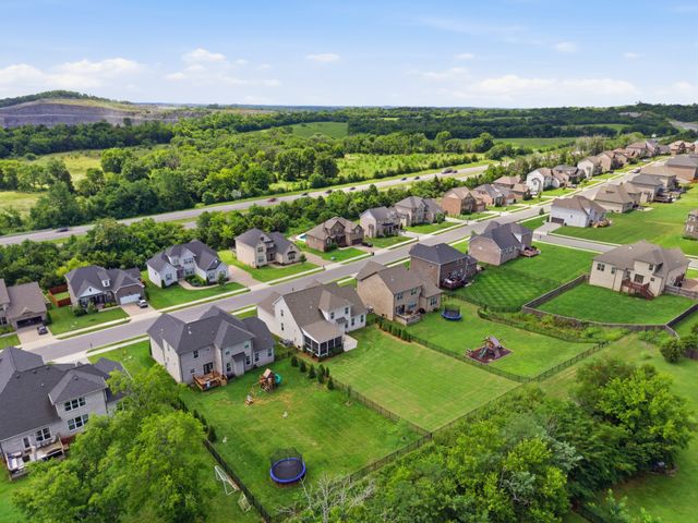269 Crooked Creek Ln, Hendersonville, TN 37075