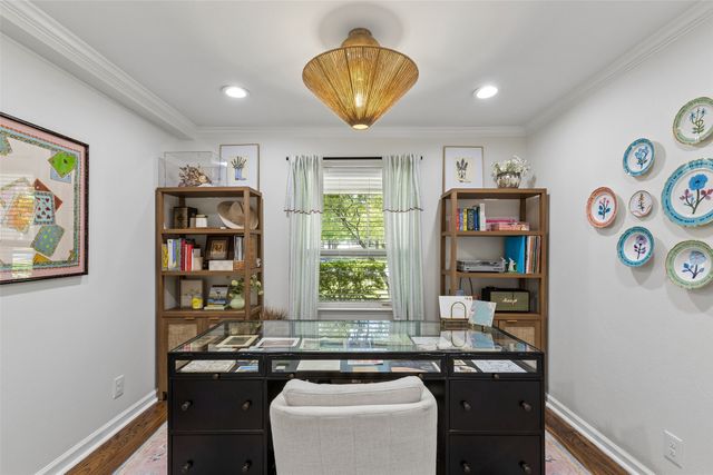 11555 Cromwell Circle, Dallas, TX 75229