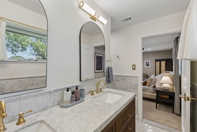 11555 Cromwell Circle, Dallas, TX 75229