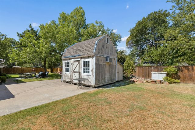 11555 Cromwell Circle, Dallas, TX 75229