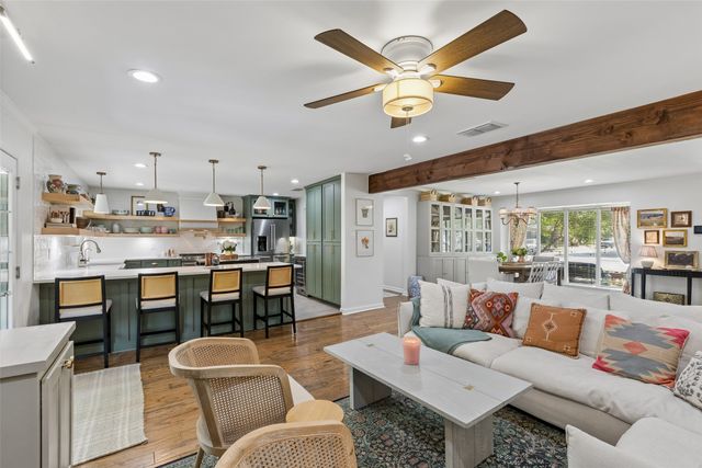 11555 Cromwell Circle, Dallas, TX 75229