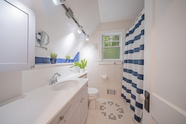 1121 Ferdon Road, Ann Arbor, MI 48104