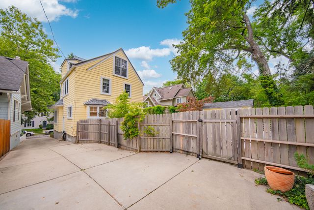 1121 Ferdon Road, Ann Arbor, MI 48104