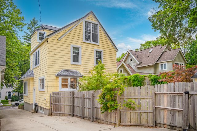 1121 Ferdon Road, Ann Arbor, MI 48104