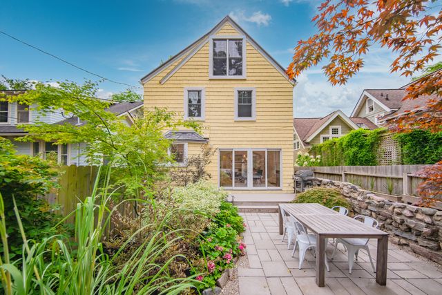 1121 Ferdon Road, Ann Arbor, MI 48104