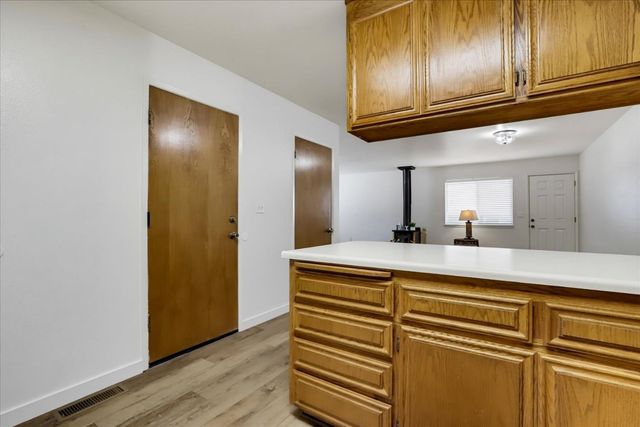 23198 Lone Pine Dr, Auburn, CA 95602
