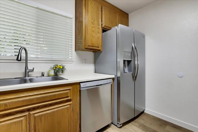 23198 Lone Pine Dr, Auburn, CA 95602
